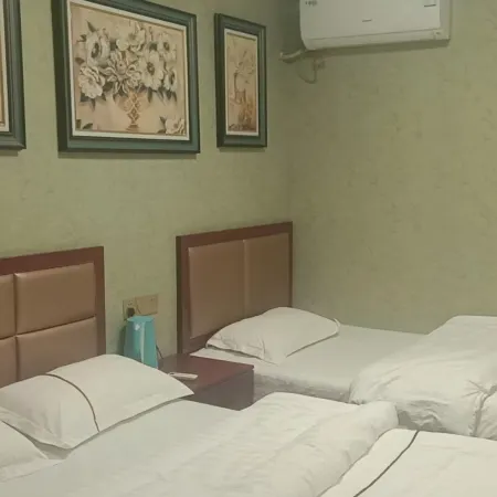 Warm Hotel (Santazhen Guyan Street Branch)