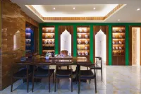 Jiuyun Tianqidaixiang Garden Hotel (Xishuangbanna Jinghong Gaozhuang Star Night Market)