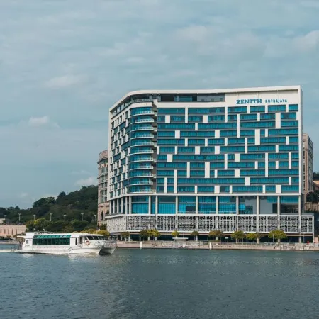 Zenith Hotel Putrajaya Отели в г. Патраджайя