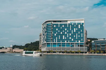 Zenith Hotel Putrajaya Отели рядом с достопримечательностью «Masjid Tuanku Mizan Zainal Abidin (Masjid Besi)»