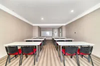 Lai Ke You Theme Hotel (Shangrao City Center Plaza Pedestrian Street) Hotels in 