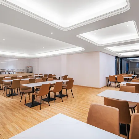 Vienna 3 Best Hotel (Jiangmen Enping Stadium)