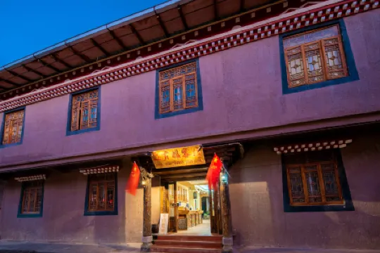 Shangri-La Near Ancient Building Inn