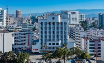 Linyi Yawen Yijing Hotel (City People's Hospital)