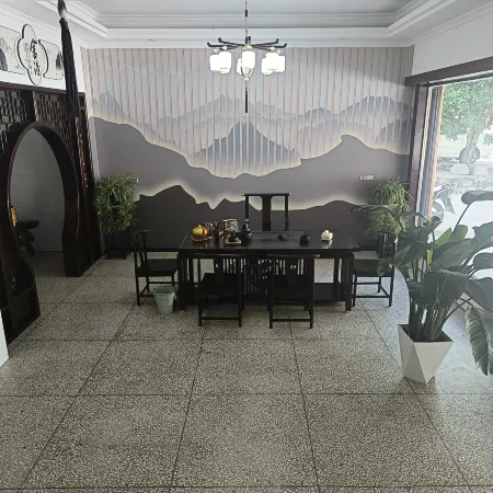 Jingshan Town Inn