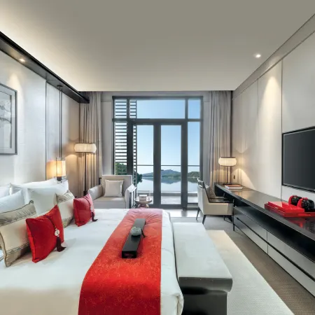 Tongtian lake  Holiday Hotel