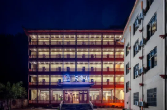 At first sight Mountain side Homestay (Huangguoshu Waterfall Scenic Area Branch)