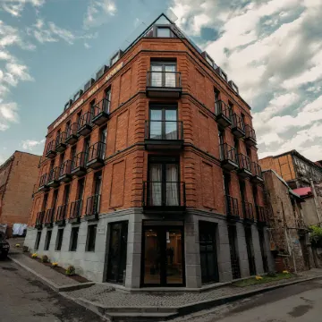Atrium Boutique Hotel