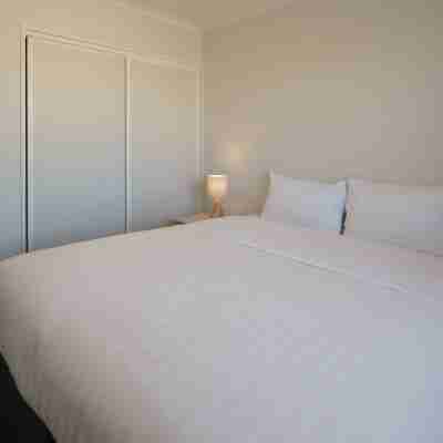 Snowy Peak Apartment Rooms