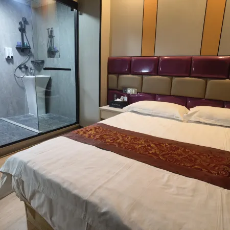Shanghai Jintai Star Hotel (Jinqiao Road Subway Station)
