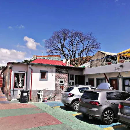 Valley Center Guest House Отели рядом с достопримечательностью «Торговый центр Killarney»