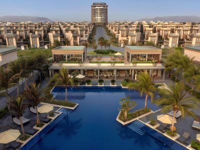 Seascape Villas In Long Beach Cam Ranh