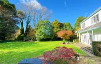 5Rooms Life-Style in City—“Golden Harvest Retreat” Hotels in Tamahere