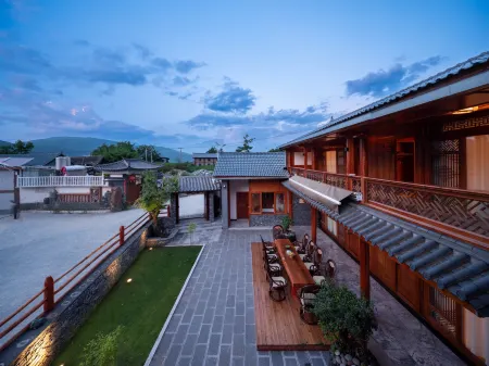 Shangri-La Haba Snow Mountain Tingjian Shanyu Boutique Homestay Отели рядом с достопримечательностью «Habacun»
