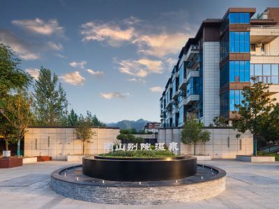 South Mountain Courtyard