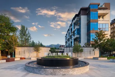 South Mountain Courtyard
