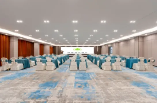 GreenTree lnn (Yulin Golden City Center Pedestrian Street Store)