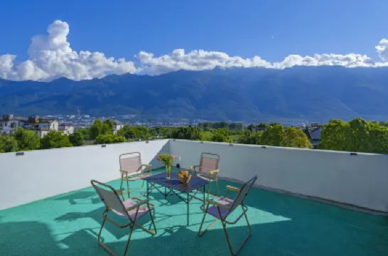 Dali Yingquan Inn (Caicun Wharf Branch, Erhai Ecological Corridor) Hotels near Cai Village