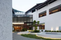 Zhangjiajie Yunqi·V Resort Hotel (Near National Forest Park East Gate Ticketing Hall) Hotels in 