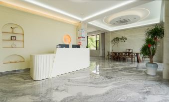 Dongshan Meet the Sea Homestay (Aojiao Branch)