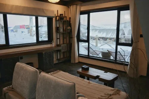 Dongyu Xisu Homestay (Baihaba Scenic Area)
