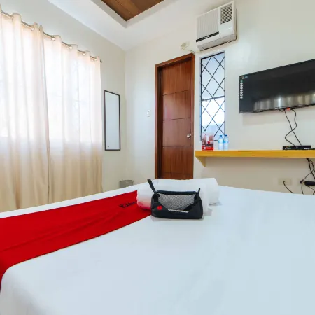 RedDoorz Plus @ Casa Lucia Sindalan San Fernando City Pampanga