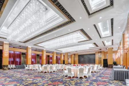 Ocean Hotel Shanghai Отели рядом с достопримечательностью «Huangxing Park»