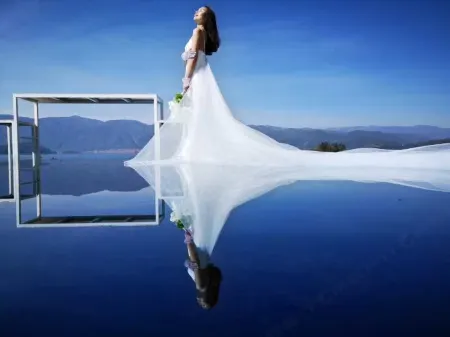 Lugu Lake Elegant Residence Boutique Inn Отели рядом с достопримечательностью «Dazu Pier»