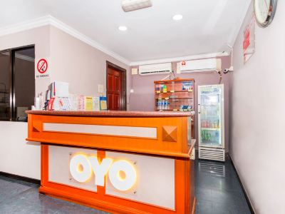 SUPER OYO 472 Comfort Hotel 1