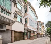 Hetang Yueshe Guesthouse Hotels near Jingshan Cultural and Creative Park · Air-Raid Shelter 1977