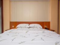 广州加州国际公寓 - 精致大床房