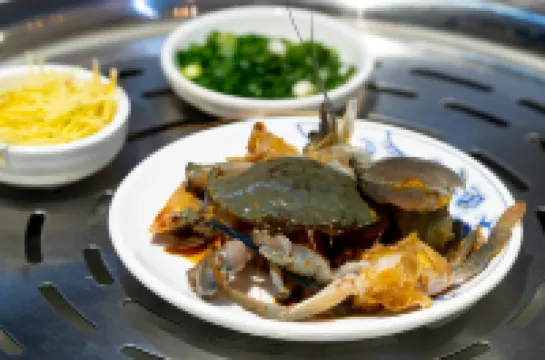 Qingfeng Four Seasons Boutique B&B (Zixing Dongjiang Lake Scenic Area)