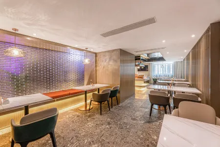 Atour Hotel(Rudong Central Plaza Store)