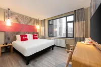 Ibis Hotel (Dalian Railway Station Light Rail Station) Hotel di Dalian