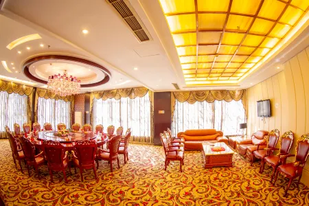 Huaqiao Dongfang Hotel Отели рядом с достопримечательностью «Tang Xianzu Memorial»