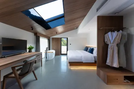 Floral Lux Hotel · One valley and one villa Hotel (South Gate store of Huangshan Scenic Area) Отели рядом с достопримечательностью «Feilai Stone»