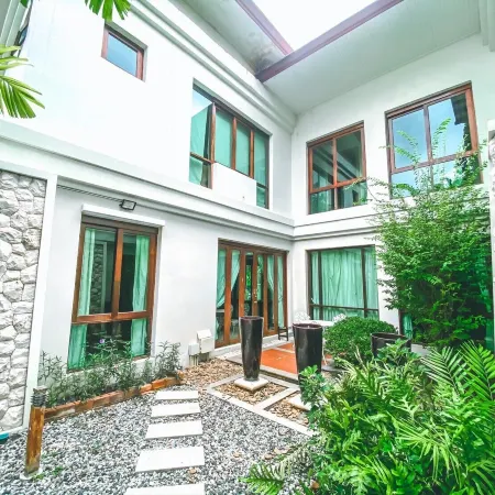 Royal Sammuk Villa