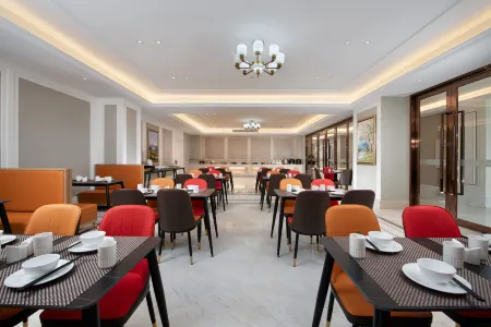 Vienna Hotel (Heyuan Dongyuan) Отели в г. Дунюань