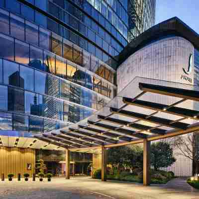 J Hotel Shanghai Tower Hotel Exterior