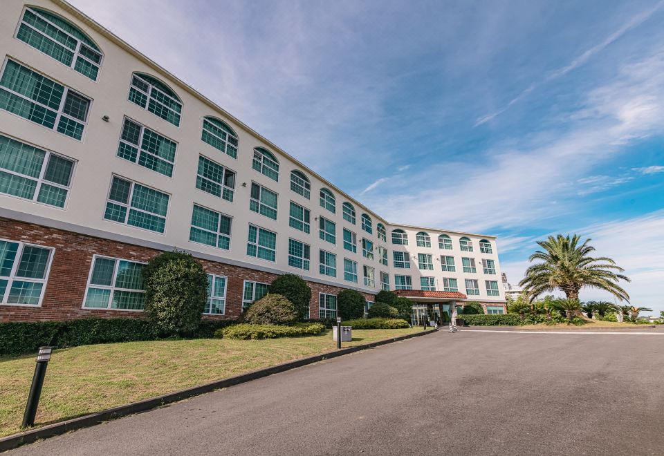 2. 아리아호텔..