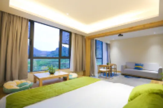 Half-day leisure. Couryard swimming pool resort