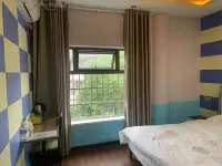 Shi'erfang Theme Guesthouse