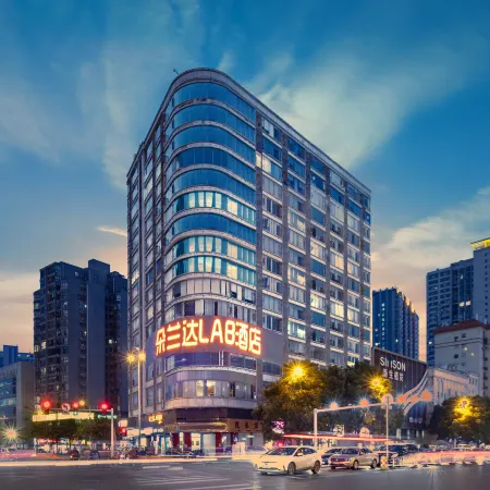 DoAland LAB Hotel (Wuyi Square Helong Gymnasium Branch)
