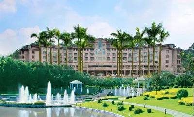 Fontainebleau Hotel فنادق في 