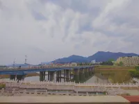Guxiangfeng Hotel （Xinxian Railway Station Branch） - Mountain view