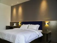 7 Days Premium Hotel (Zibo Linzi Jinshan) Hotel in zona Shandong Traffic Passenger Transport Terminal (Qilu Petrochemical Shengli Hospital East)