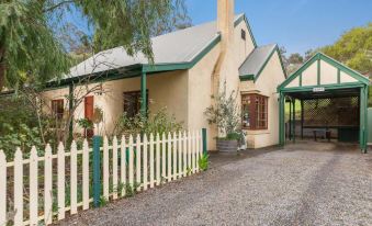 Country Pleasures Bed and Breakfast