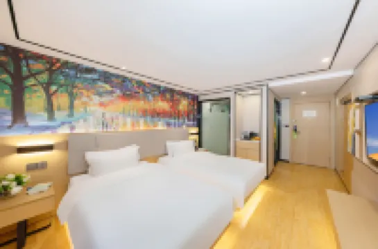 Yimi Apartment (Guangzhou 13 Hangyi De Road Subway Station)