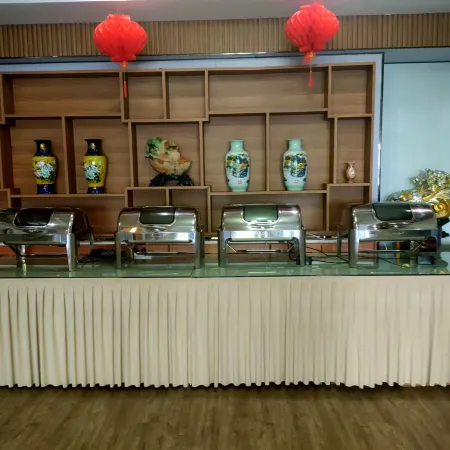 Deshunyuan Business Hotel