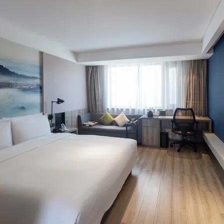 Yan'an Baimi Avenue Baotashan Atour Hotel